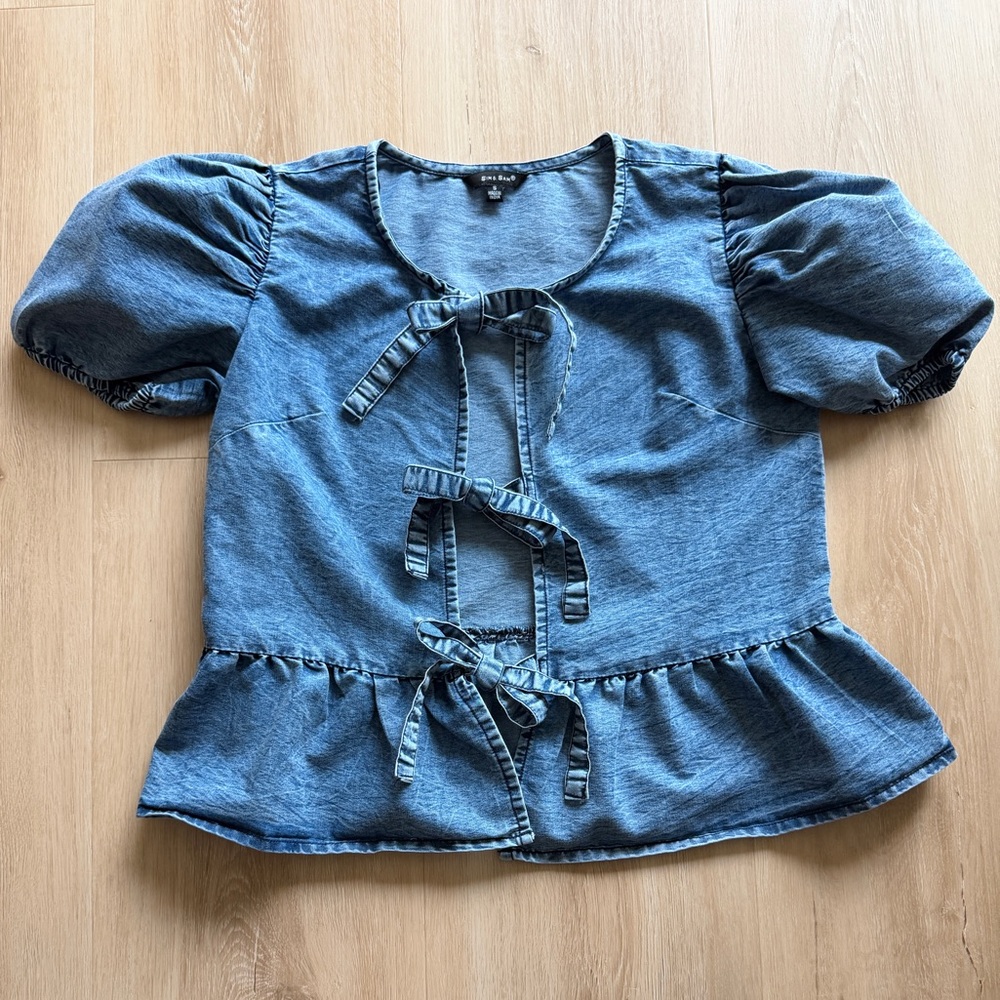 Sim & Sam Charming Blue Denim Blouse Size Small